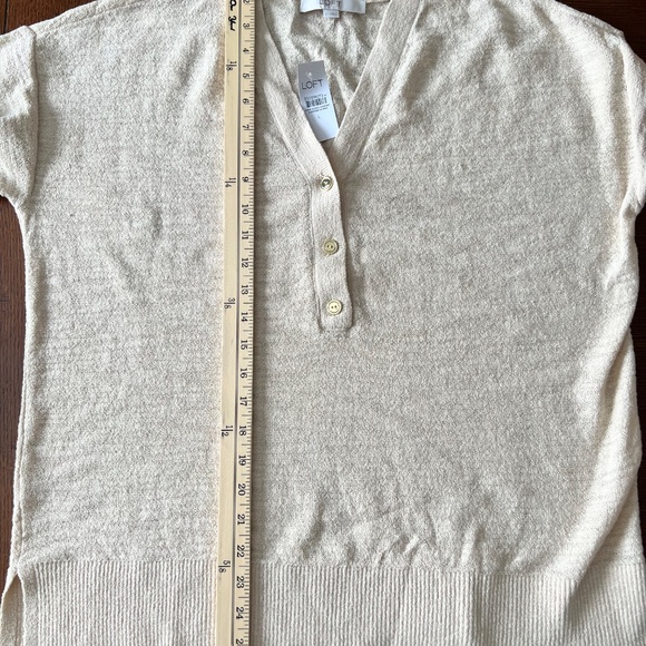 Loft cream 3 button, 3/4 length sleeve, Henley sweater, size large - Picture 4 of 5